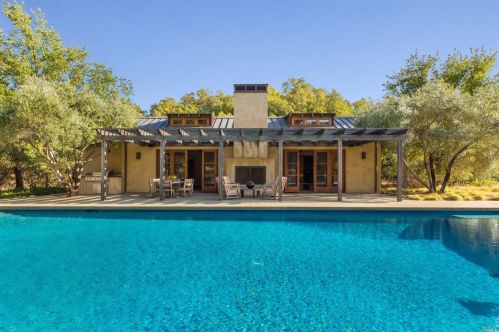 3310 Soda Rock Ln, Healdsburg, CA 95448-9626
