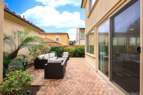 132 Desert Bloom, Irvine CA  92618-8871 exterior
