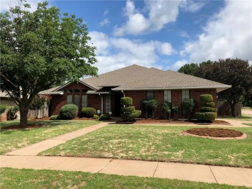 1609 Glacier Ln, Edmond, OK 73003-4660