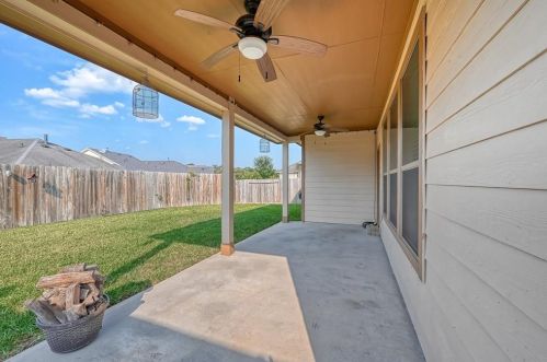 2514 Amy Lee Dr, Conroe TX  77304-5003 exterior