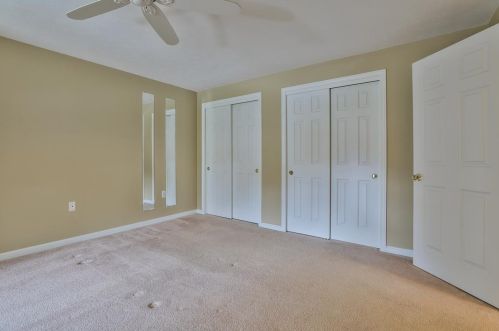 38 Scottsdale Dr, Hudson NH  03051-3750 exterior