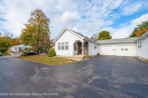 137 Hudson Pkwy, Lakehurst, NJ 08759-6311