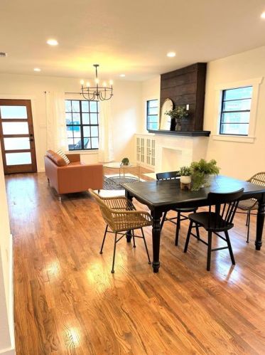 1617 Clover Ln, Fort Worth TX  76107-3878 exterior