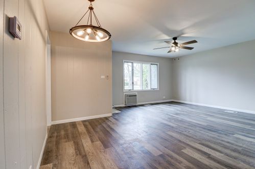 601 Bridget Pl, Wheeling, IL 60090-4640