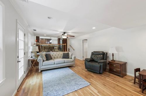 6879 Lockridge Dr, Atlanta GA  30360-1514 exterior