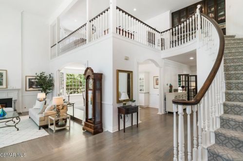 29391 Laro Dr, Calabasas, CA 91301-1682