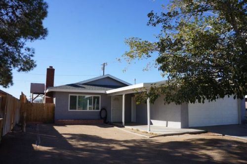 921 Mayo St, Ridgecrest, CA 93555-8819