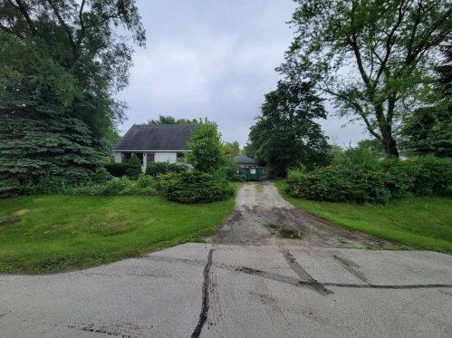 9321 Pleasant Ave, Tinley Park, IL 60487-9509
