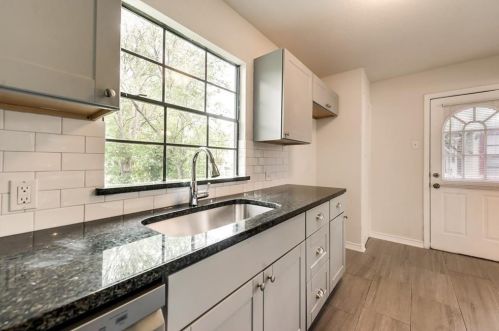 11211 Castolon Dr, Dallas TX  75228-2203 exterior