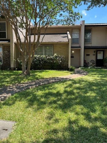 424 Arborview Dr, Garland TX  75043-2934 exterior