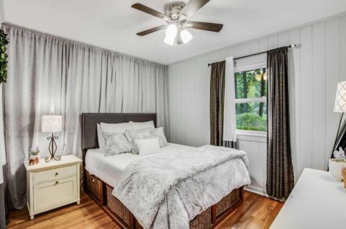 7290 Hunters Br Dr, Atlanta GA  30328-1719 exterior