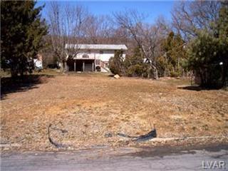 1239 Voortman Ave, Allentown, PA 18103-8424