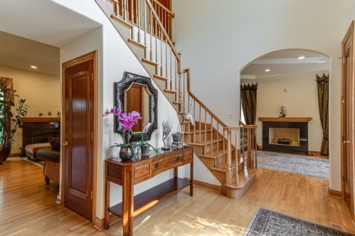 609 Rosedale Rd, Glenview, IL 60025-3948