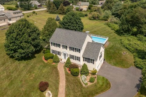 3 Erik Way, Stratham, NH 03885-2582