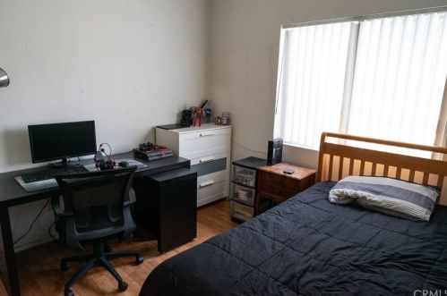 570 Vermont Ave, Anaheim CA  92805-5603 exterior