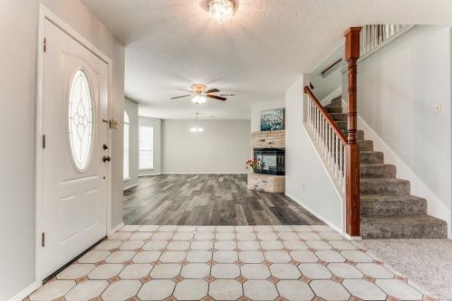 2233 Country Dell Dr, Garland TX  75040-4042 exterior