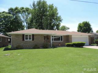 2122 Hillcrest Ave, Pekin, IL 61554-6128