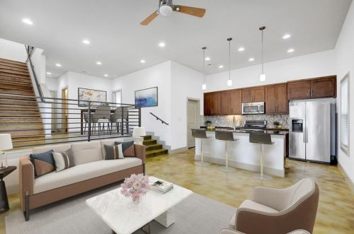 2712 12th St, Austin TX  78702-1501 exterior