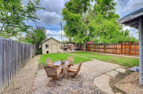 29 Knox Ct, Denver CO  80219-1404 exterior