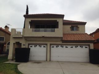 13807 Portofino St, Fontana CA  92336-3855 exterior