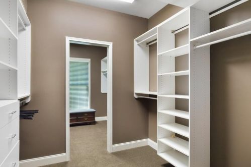 651 Lockton Pl, Atlanta GA  30342-5044 exterior