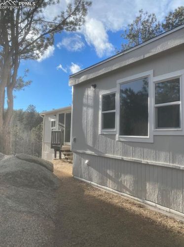 201 Forest Glen Trl, Twin Rock, CO 80816-9532