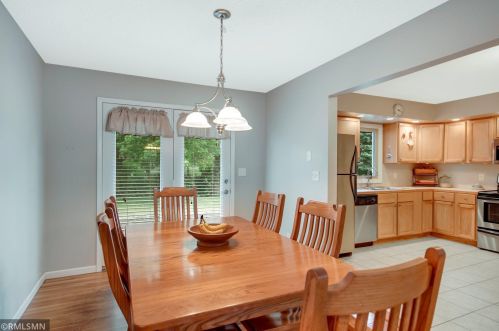 2025 Bluestone Ln, Saint Paul MN  55122-2830 exterior