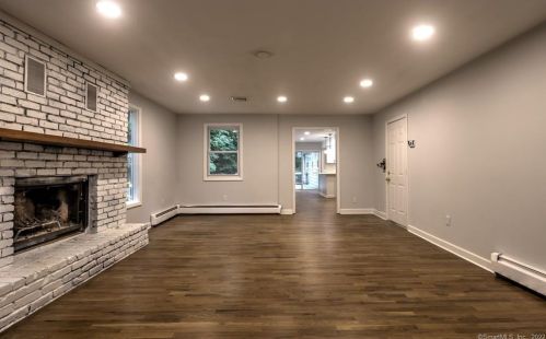 34 Brookwood Ln, Huntington CT  06484-2051 exterior