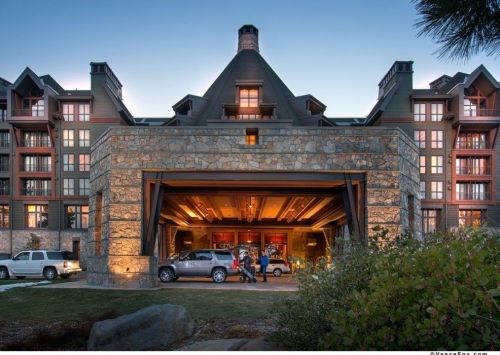 13031 Ritz Carlton Highlands Ct, Truckee CA 96161-4257 exterior