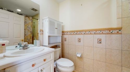 167 Graham Ave, Paterson NJ  07508-2961 exterior