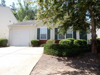140 Oak Grove Pl, Acworth, GA 30102-7610