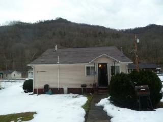 82 Armstrong Creek Rd, Kimberly, WV 25118
