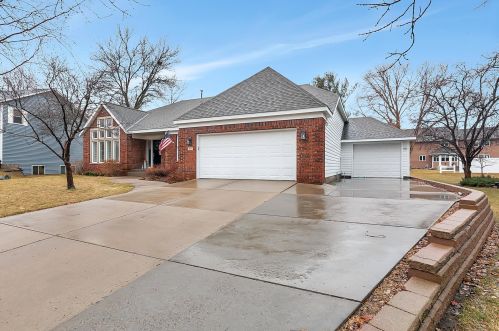 1805 Highfield Rd, Saint Cloud, MN 56301-4997