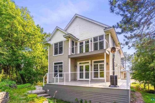 2102 Minnesota Ave, Duluth, MN 55802-2441