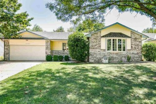 10305 May St, Wichita, KS 67209-1957