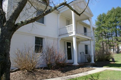 197 Atkins St, Middletown, CT 06457-1592