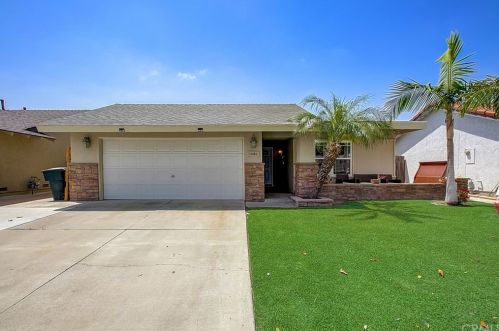 5004 Holbrook St, Anaheim CA  92807-1103 exterior