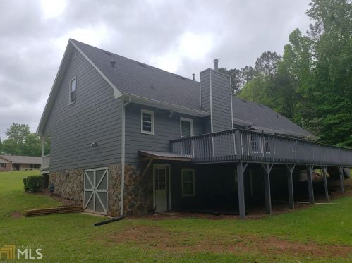 125 Bent Arrow Dr, Stockbridge GA  30281-4864 exterior