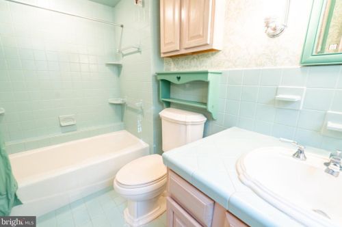 36 Nelson Ridge Rd, Princeton NJ  08540-7436 exterior