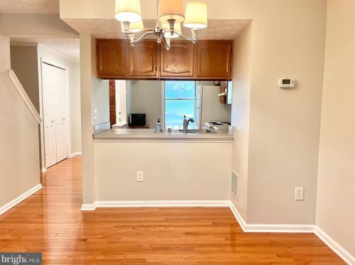 1578 Poplar Grove Dr, Herndon, VA 20194-1733