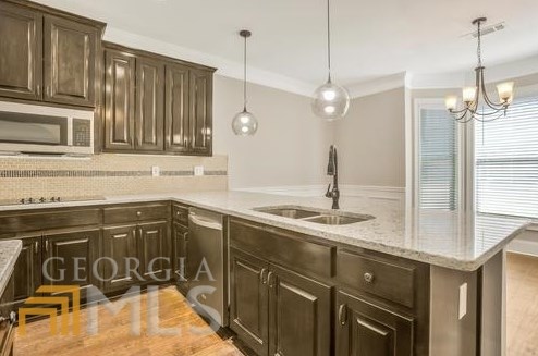 5900 Cliftondale Dr, Atlanta GA  30349-8701 exterior