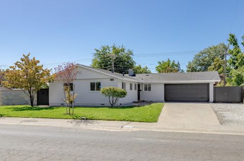 2648 Paseo Dr, Rancho Cordova, CA 95670-3433