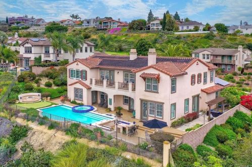 6943 Amber Ln, Carlsbad, CA 92009-1725