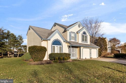 5 Whitehaven Dr, Lumberton Township, NJ 08048-5010