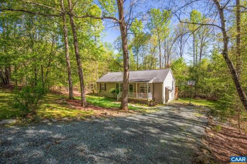2 Kingswood Rd, Bybee, VA 22963-2821