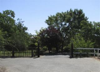 1878 Temperance Ave, Fresno, CA 93727-1726