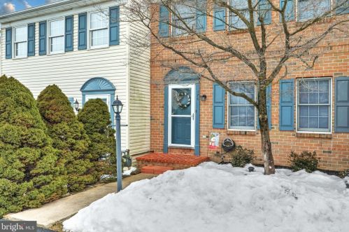 170 Robin Hill Cir, York, PA 17404-8345