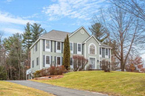 13 Bunker Hill Dr, Londonderry, NH 03053-2543