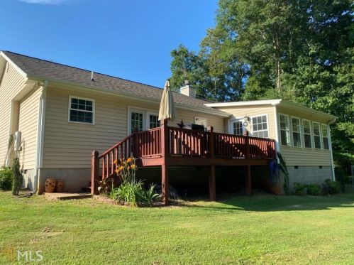 555 Crump Mill Rd, Martin, GA 30557-3021