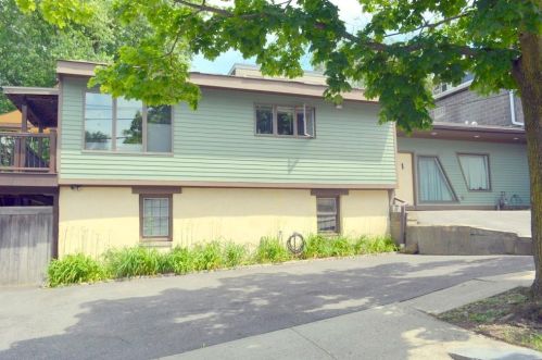 24 Dale St, Providence, RI 02909-1033